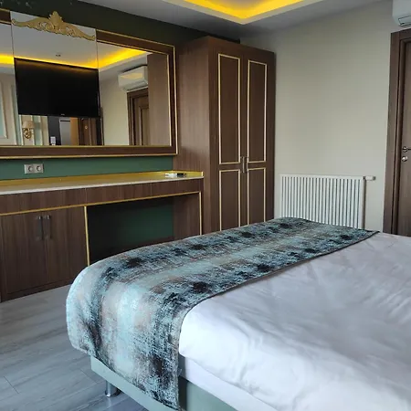 Magnaura House Hotel