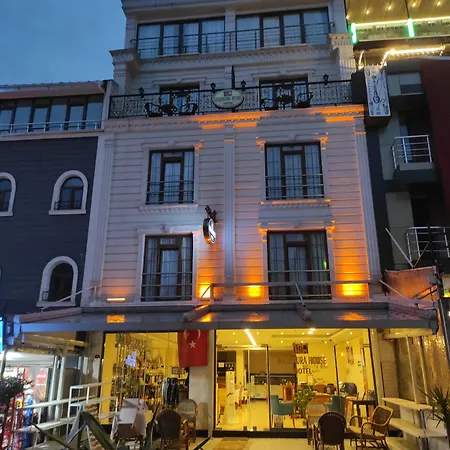 Magnaura House מלון 3*