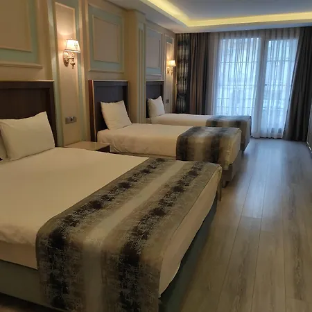 Magnaura House 3*