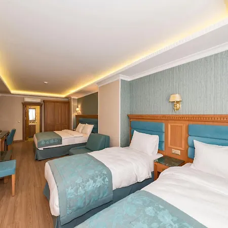 Magnaura House מלון 3*