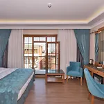 Magnaura House Otel 3*