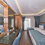 Magnaura House Otel