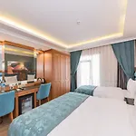Otel Magnaura House 3*