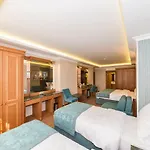 Magnaura House Hotel