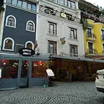 Magnaura House Otel