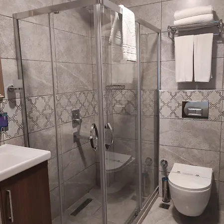 Magnaura House מלון 3*