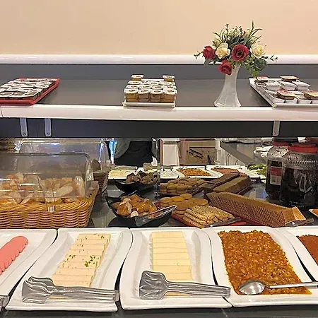 Otel Magnaura House 3*