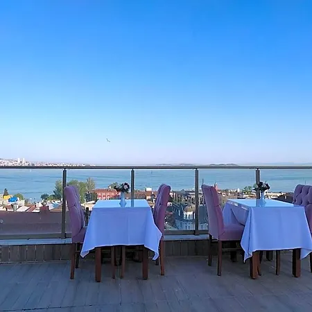 Magnaura House Otel