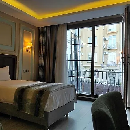 Otel Magnaura House 3*