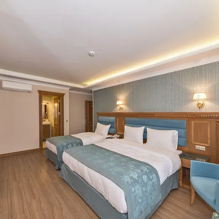 Magnaura House Hotel 3*